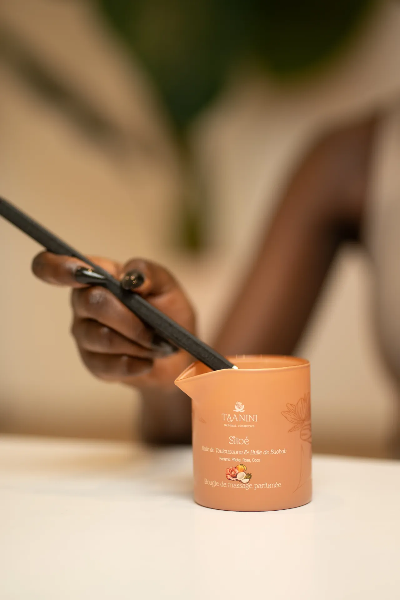 Bougie de massage à l'huile de Toutoucouna 200g